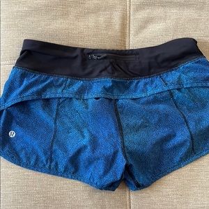 Lululemon Speed Up Shorts in blue/black pattern